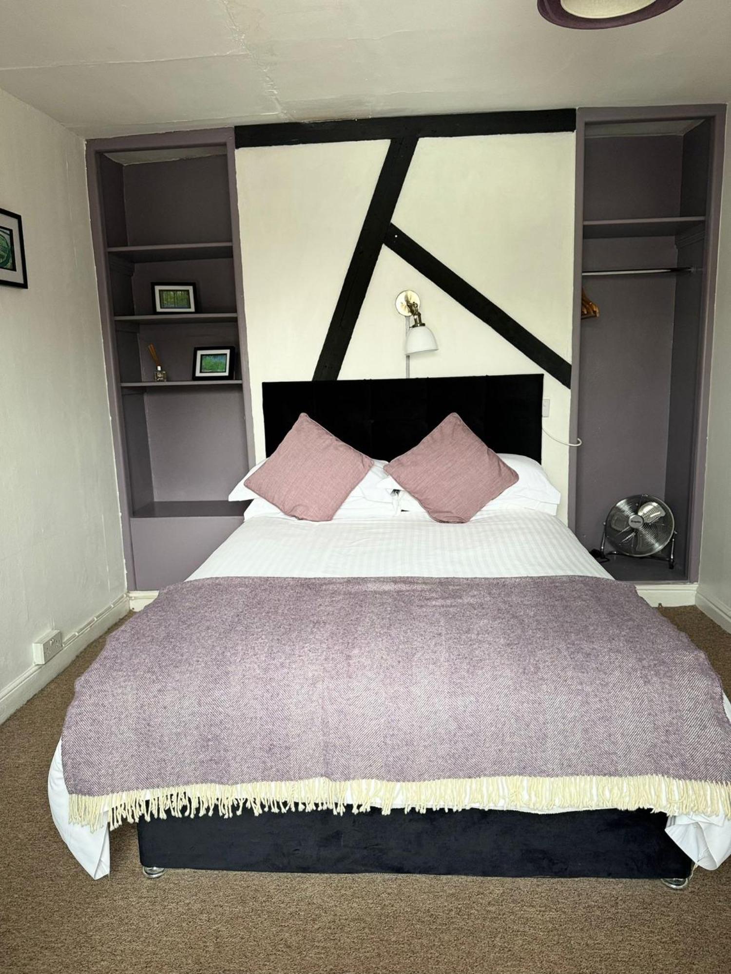Hotel The Crown Aldbourne Zewnętrze zdjęcie