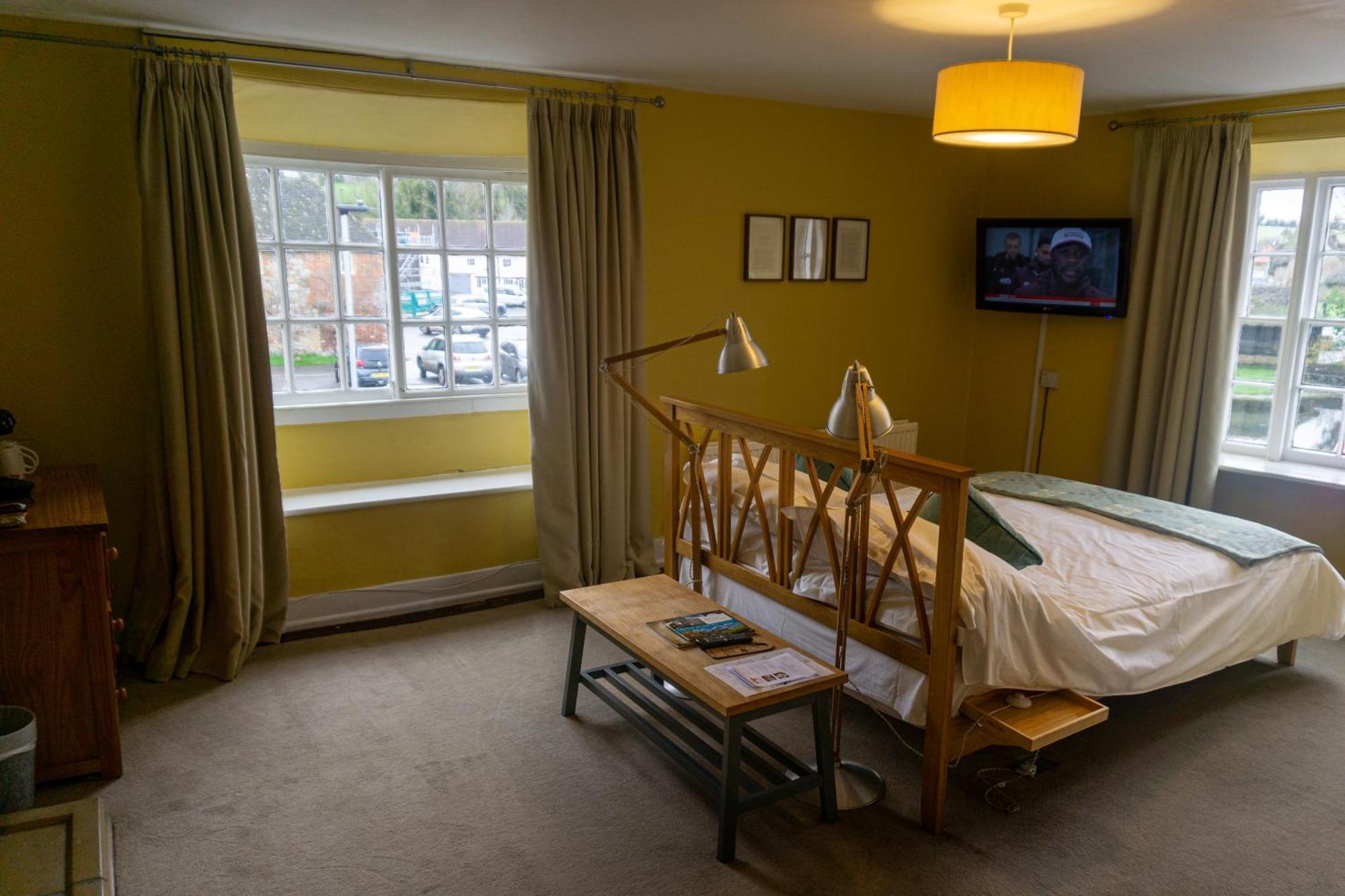 Hotel The Crown Aldbourne Zewnętrze zdjęcie